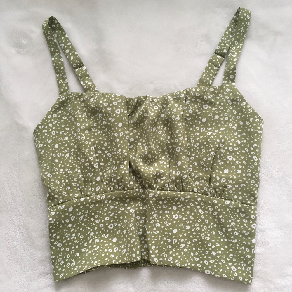 ❌Sold❌Green floral crop top